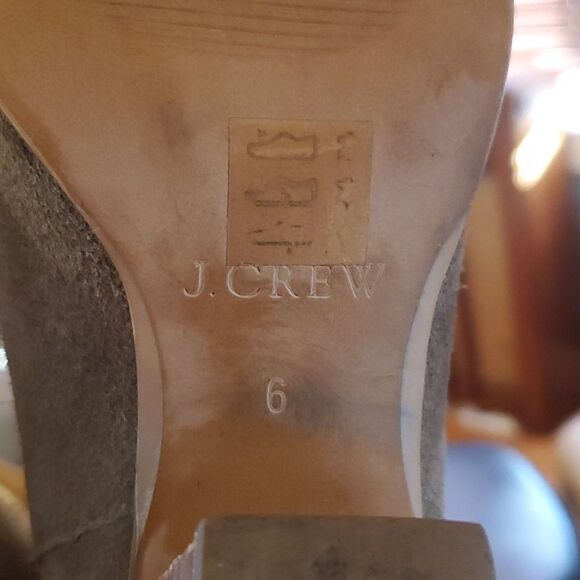J CREW Booties, Suede Made in Brazil, Pre loved! Kahki Green, Size 6. - Picture 4 of 10